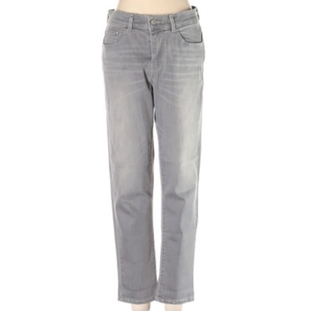 Levi’s size 4 grey Classic Crop straight leg jean